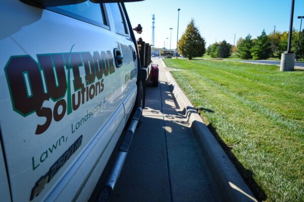Commercial-Lawn-Mowing-Kansas-City14